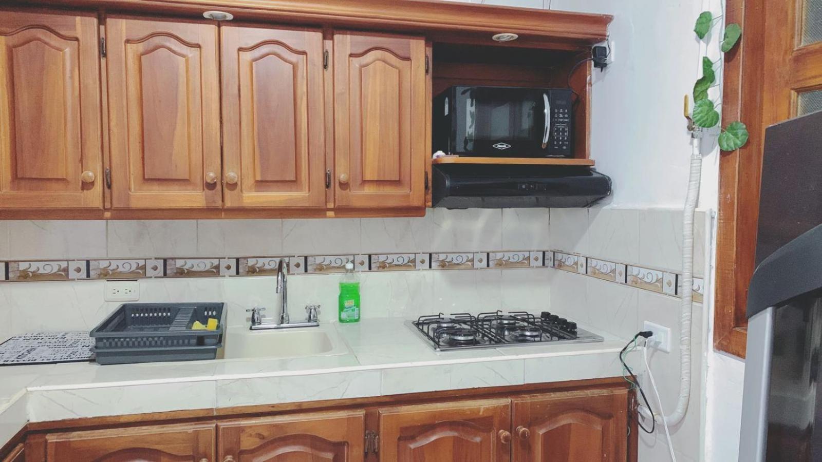 Habitacion Privada En Jardin Cerca Al Parque Hotell Exteriör bild
